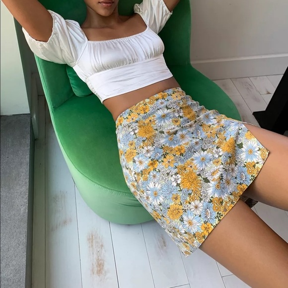 *NWOT UO Darren Notched Linen Mini Skirt size small - Picture 4 of 9